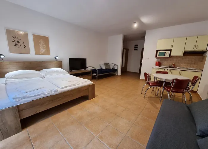 Fatrapark House 2 Aparthotel 3*